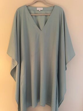 Ripley Rader Light Blue V-Neck caftan dress, great for spring cocktail! VGUC